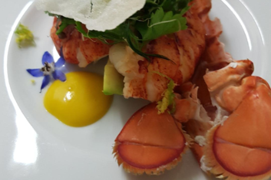 Homard légumes croquant et mangues dans tous ces états Homard légumes croquant et mangues dans tous ces états